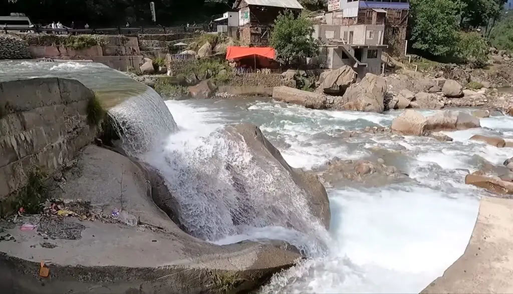 kundal shahi waterfall
