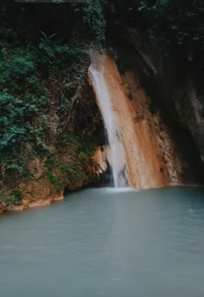 makhnial waterfall