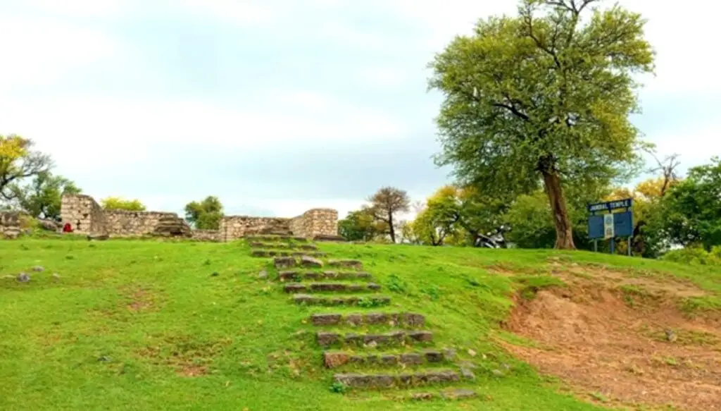 jandial temple, buddhism places near taxila