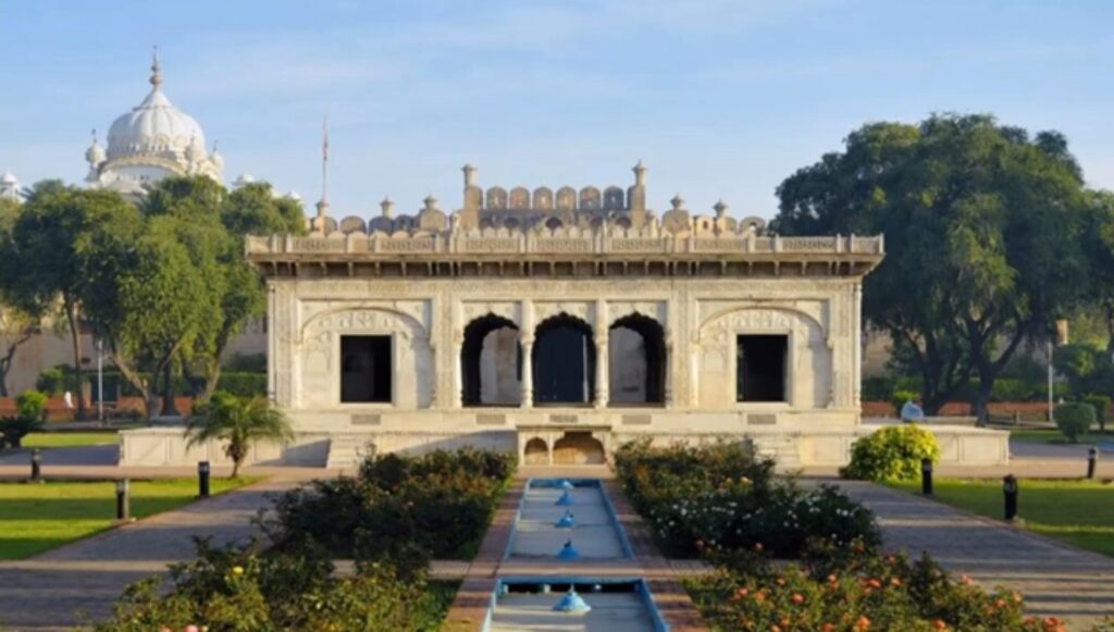 Hazuri Bagh